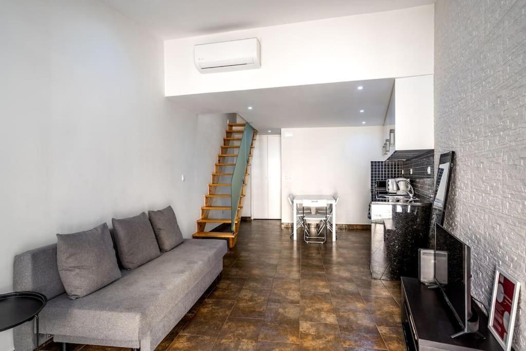 Cozy Ground Floor With Ac And Loft Bedroom Apartment Lisbon