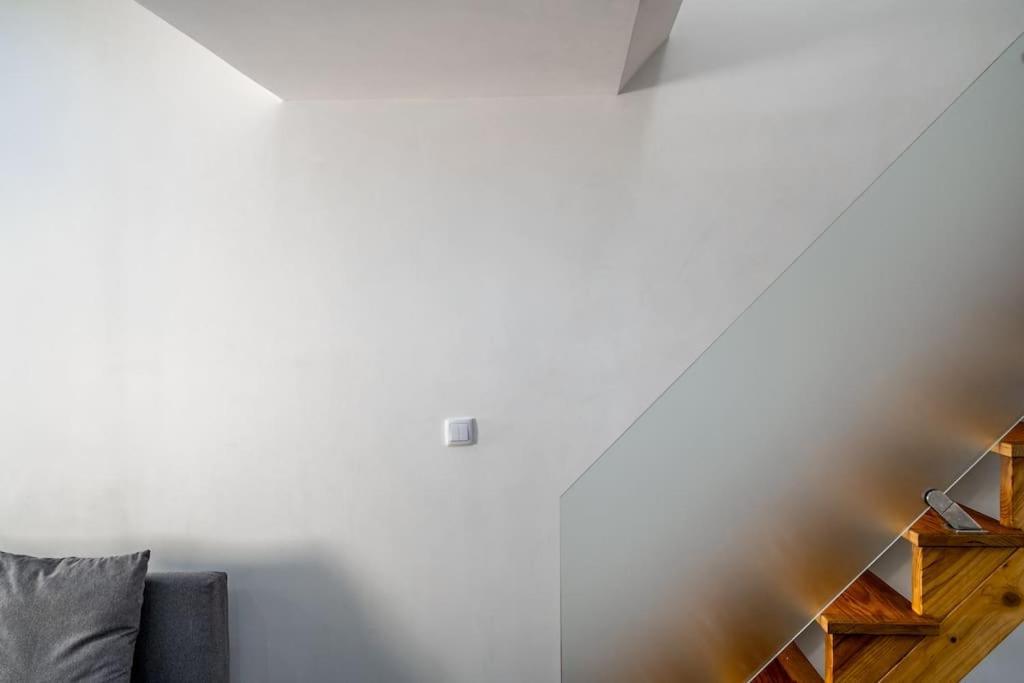 Cozy Ground Floor With Ac And Loft Bedroom Apartment *