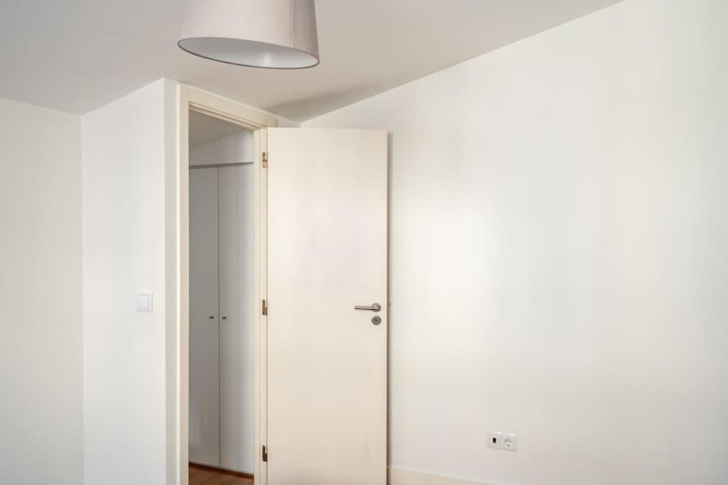 Apartment Cozy Ground Floor With Ac And Loft Bedroom Lisbon