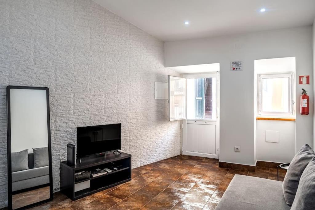 Cozy Ground Floor With Ac And Loft Bedroom Apartment